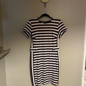 EUC SZ 4 Banana Republic Navy White and Coral Dress